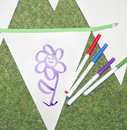 Fanions en vinyle pour activité dessin effaçable